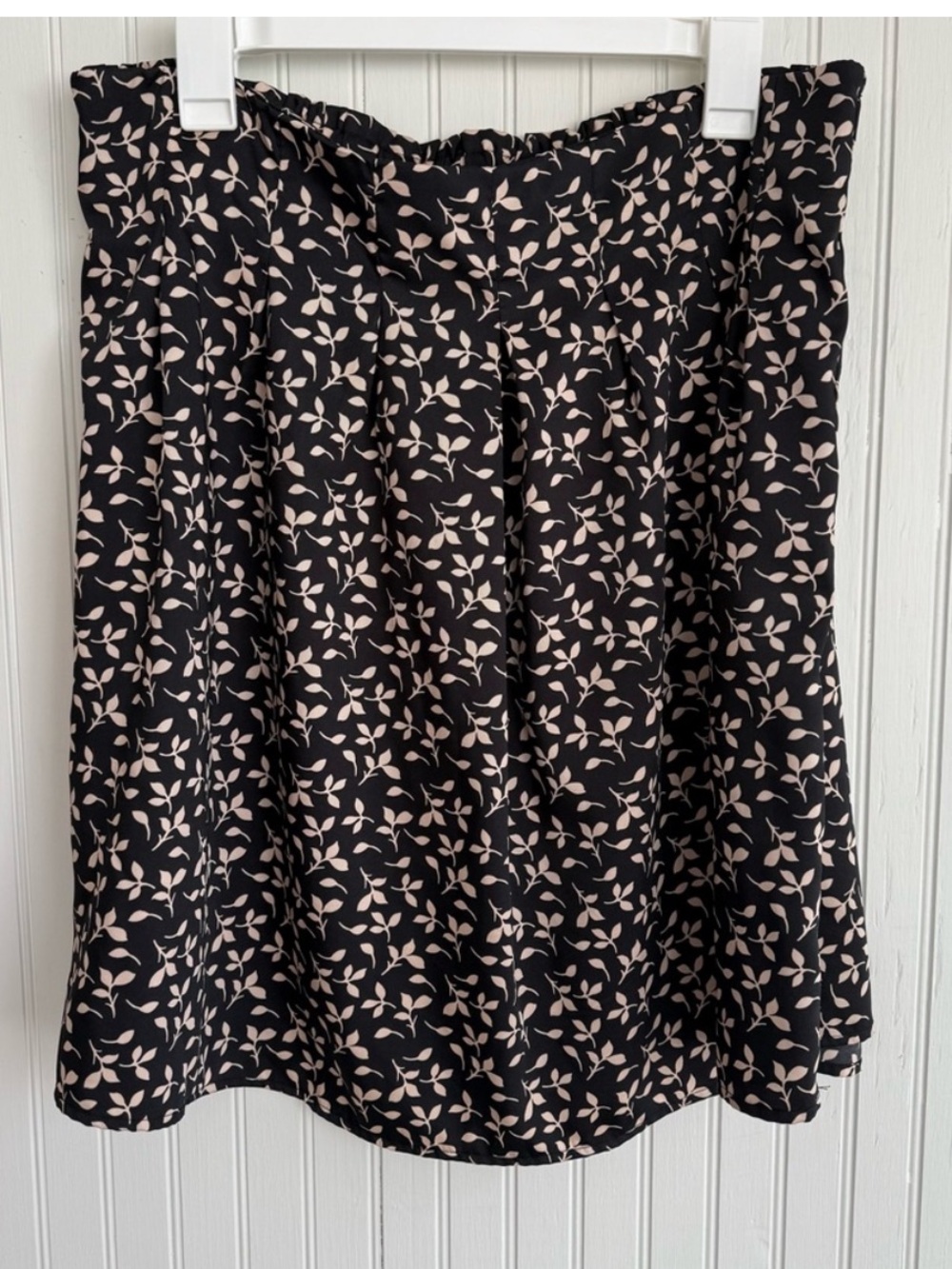 LOFT Black Leaf Print Skirt Size XL